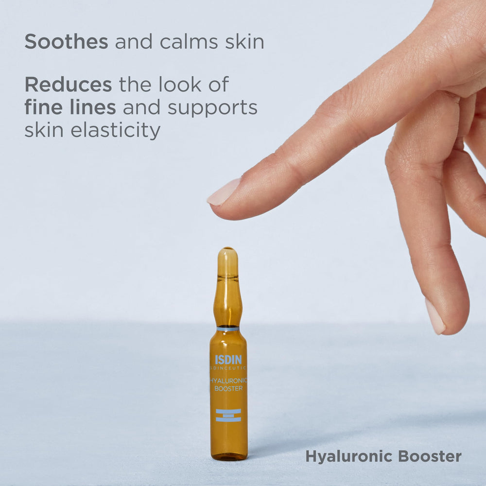 ISDIN Isdinceutics ampoules closeup highlighting portable daily hydration.