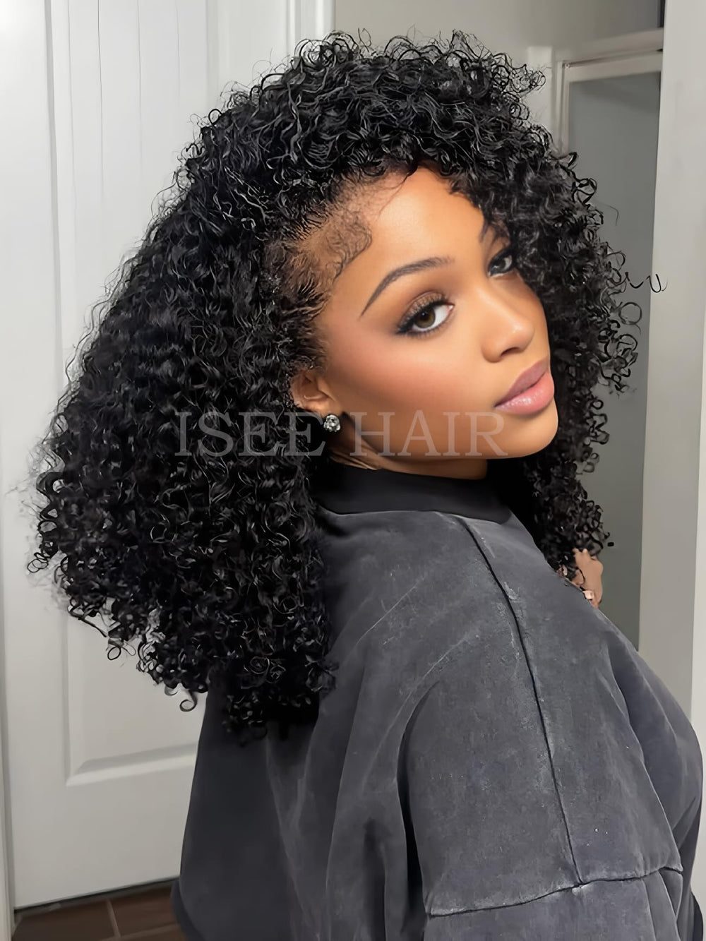 ISEE minimal leave-out supports effortless blending with natural hair.