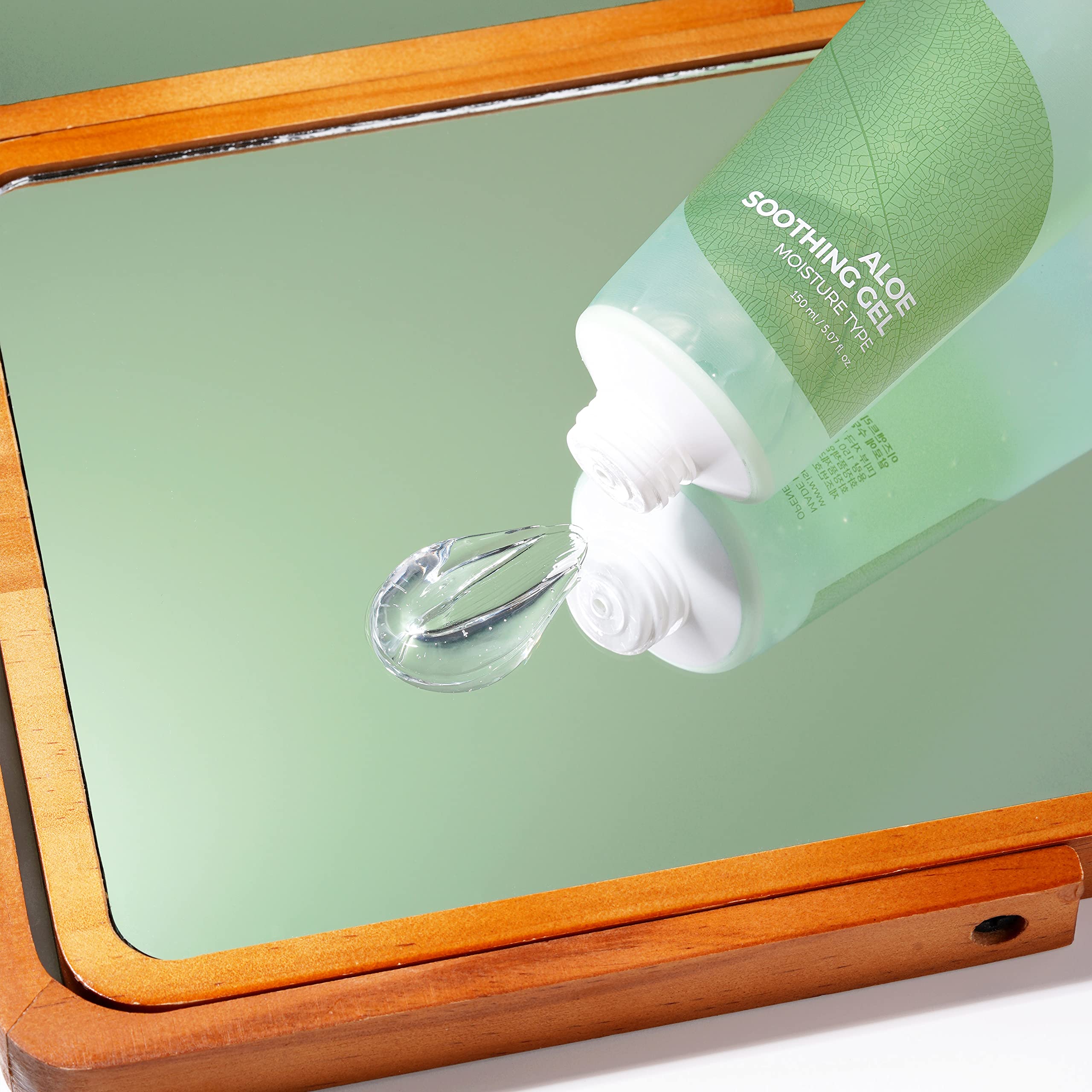 IsNtree Aloe Soothing Gel with hyaluronic acids offers deep hydration potential.