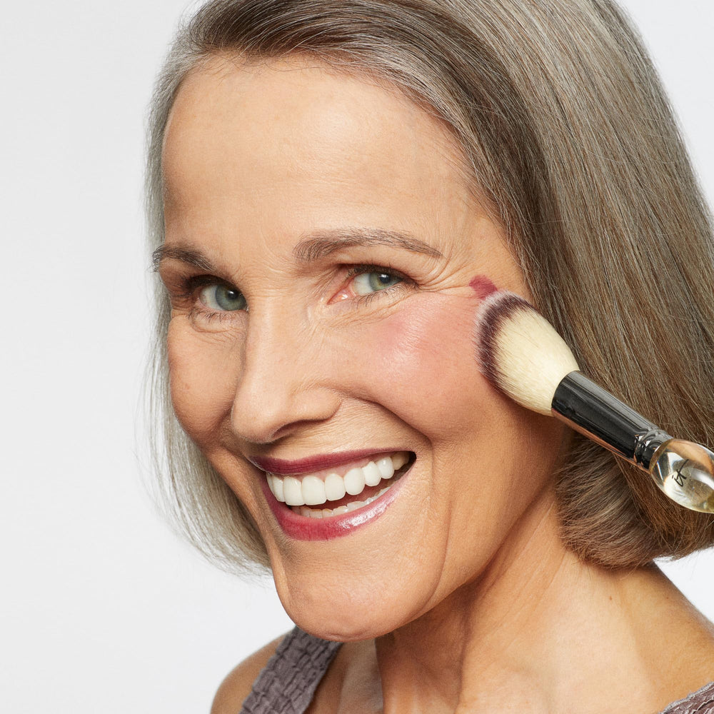 IT Cosmetics Heavenly Luxe Blush Brush #4 swatch application creates seamless color diffusion.