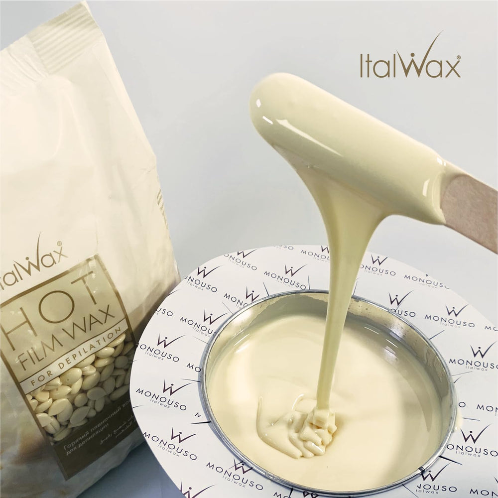 Italwax easy-application spatula aiding smooth wax spread.