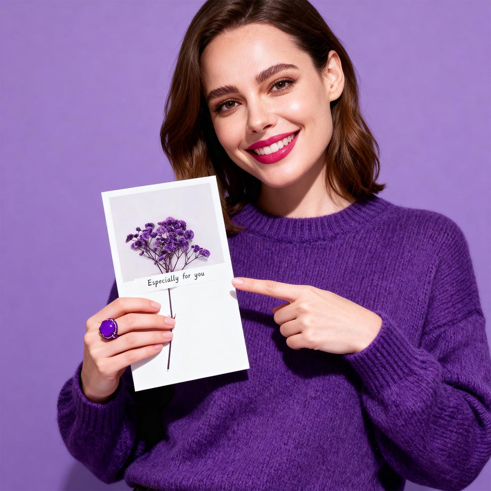 IZZUBIZ dried flower greeting card adds a personal touch