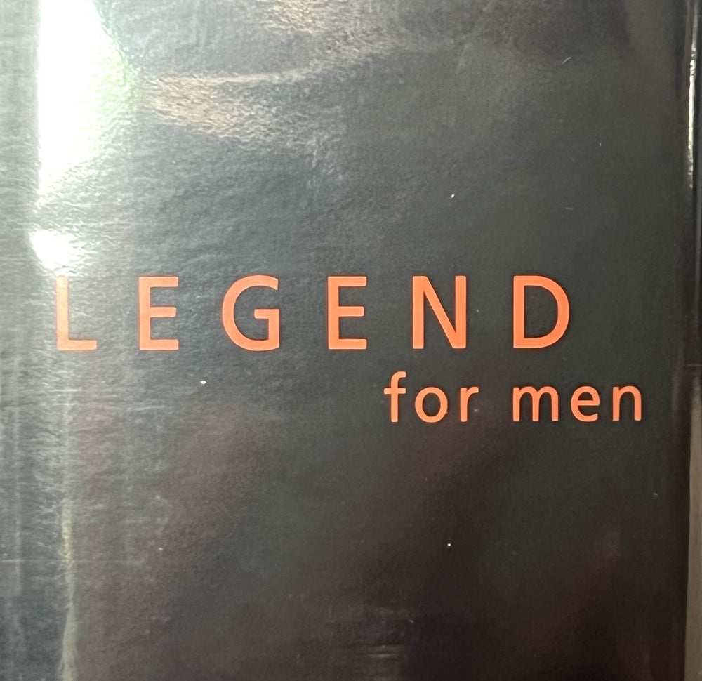 JAFRA Legend for Men spray application shows easy, even mist for daily wear.
