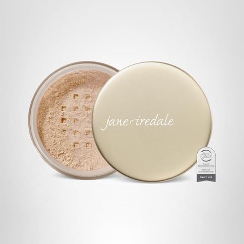 Jane Iredale Amazing Base soft-focus finish enhances redness concealment naturally.