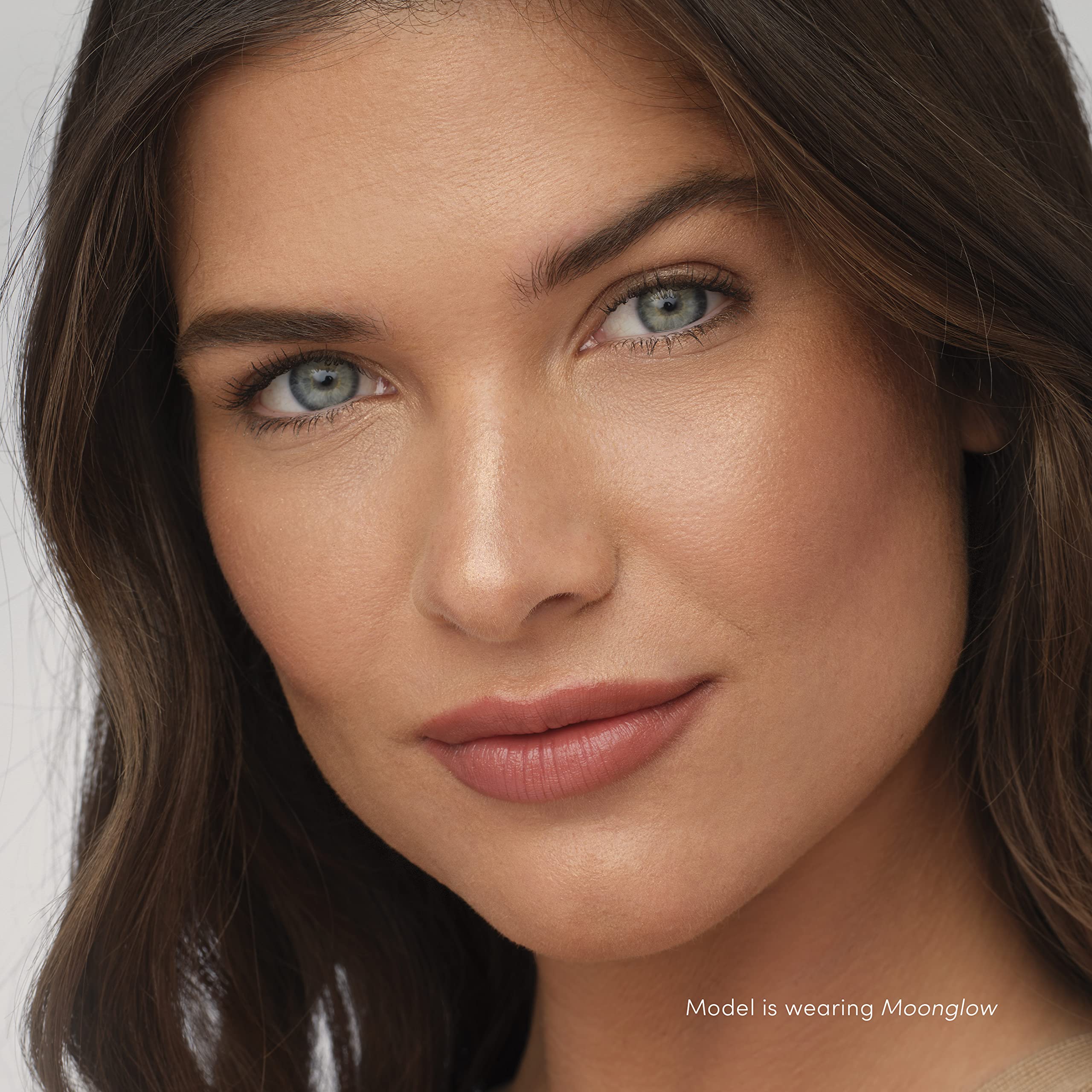 Jane Iredale PureBronze Shimmer Bronzer Palette compact open shows blendable shades for custom warmth.