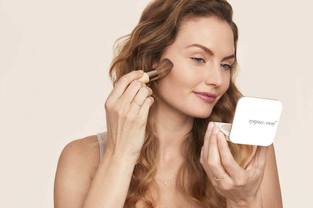 jane iredale PurePressed Base Pine Bark antioxidant detail suggests protection against environmental stress