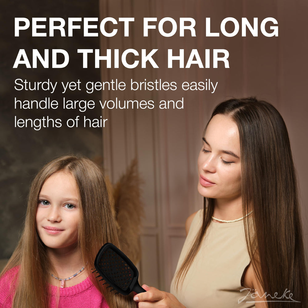 Janeke Superbrush smooths flyaways for a polished finish