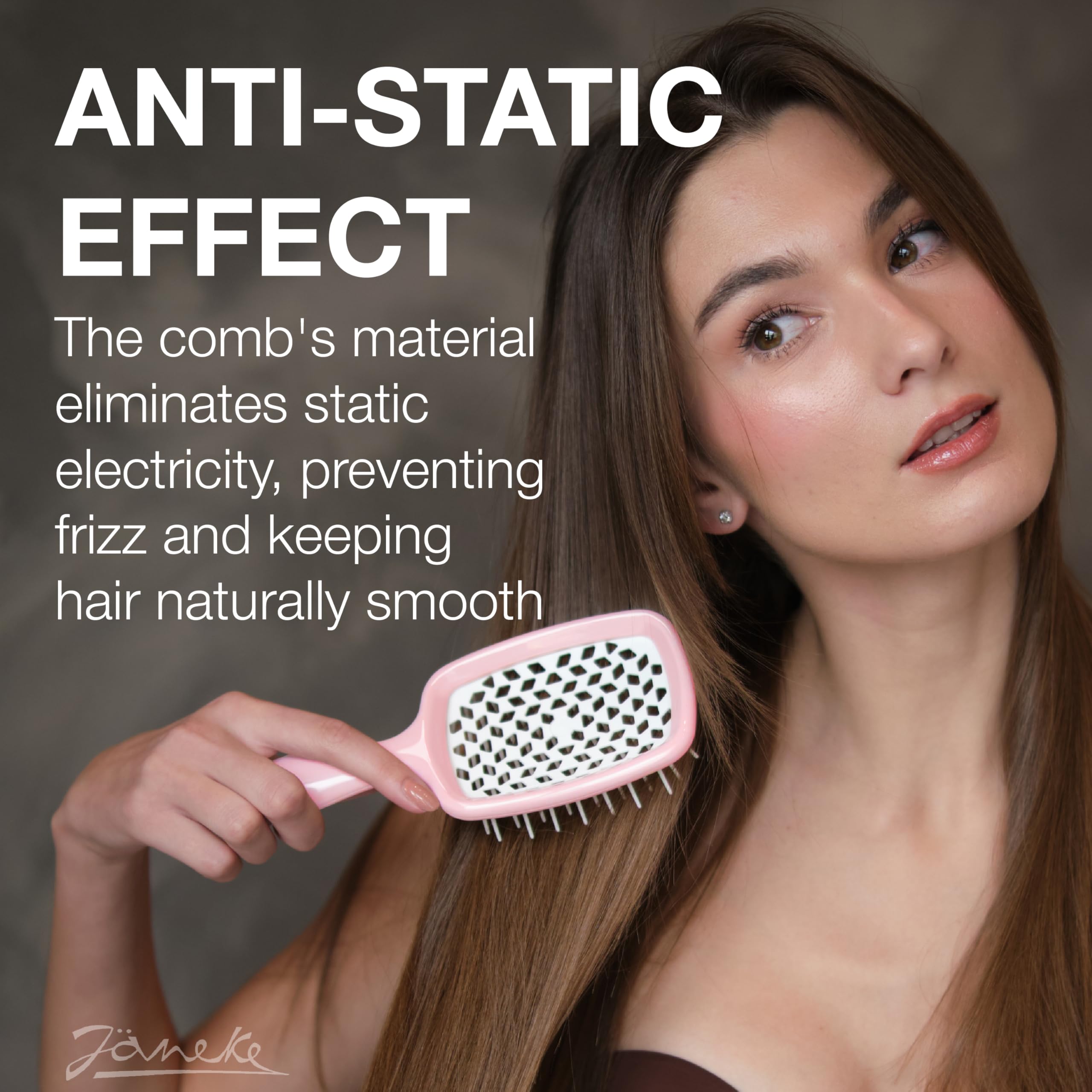 Janeke Superbrush lightweight ergonomic handle for easy daily brushing.