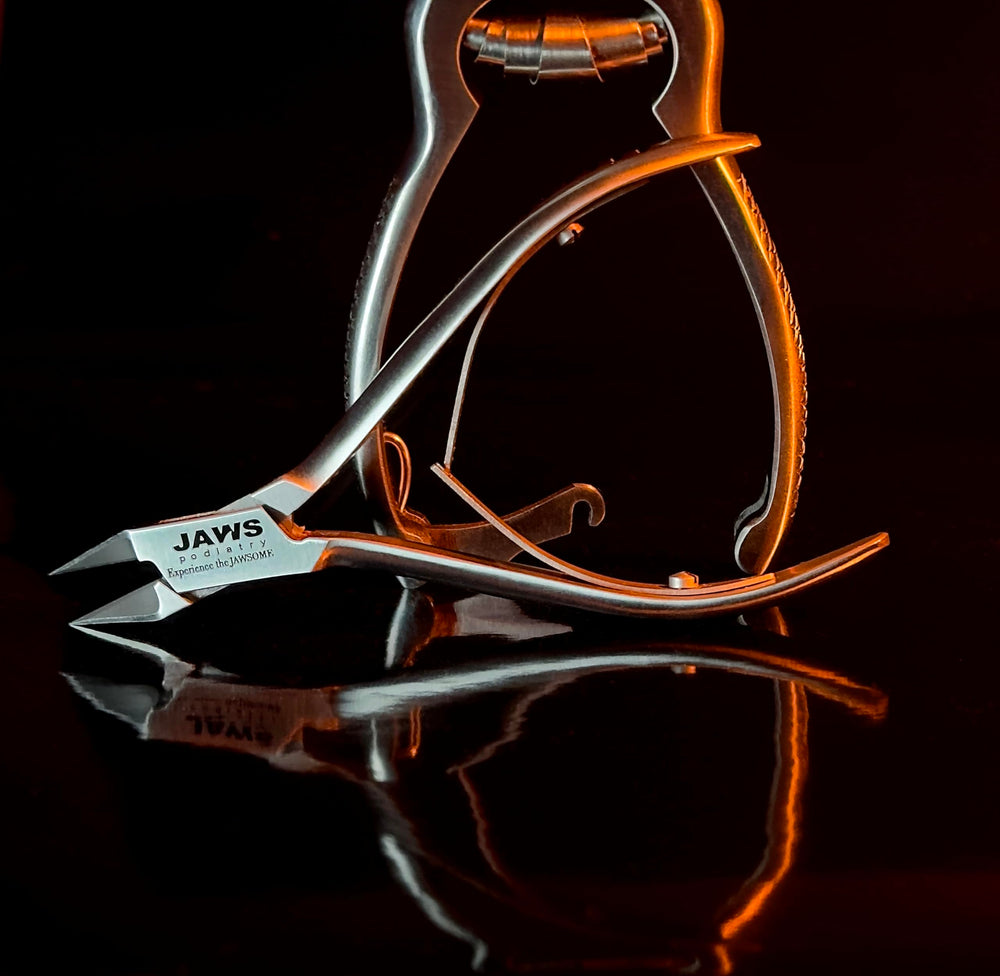Jaws Podiatry smooth-edge cutting minimizes snags and splits.