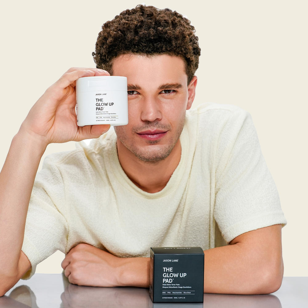 Alcohol-free and fragrance-free JAXON LANE pads suitable for sensitive or reactive skin.