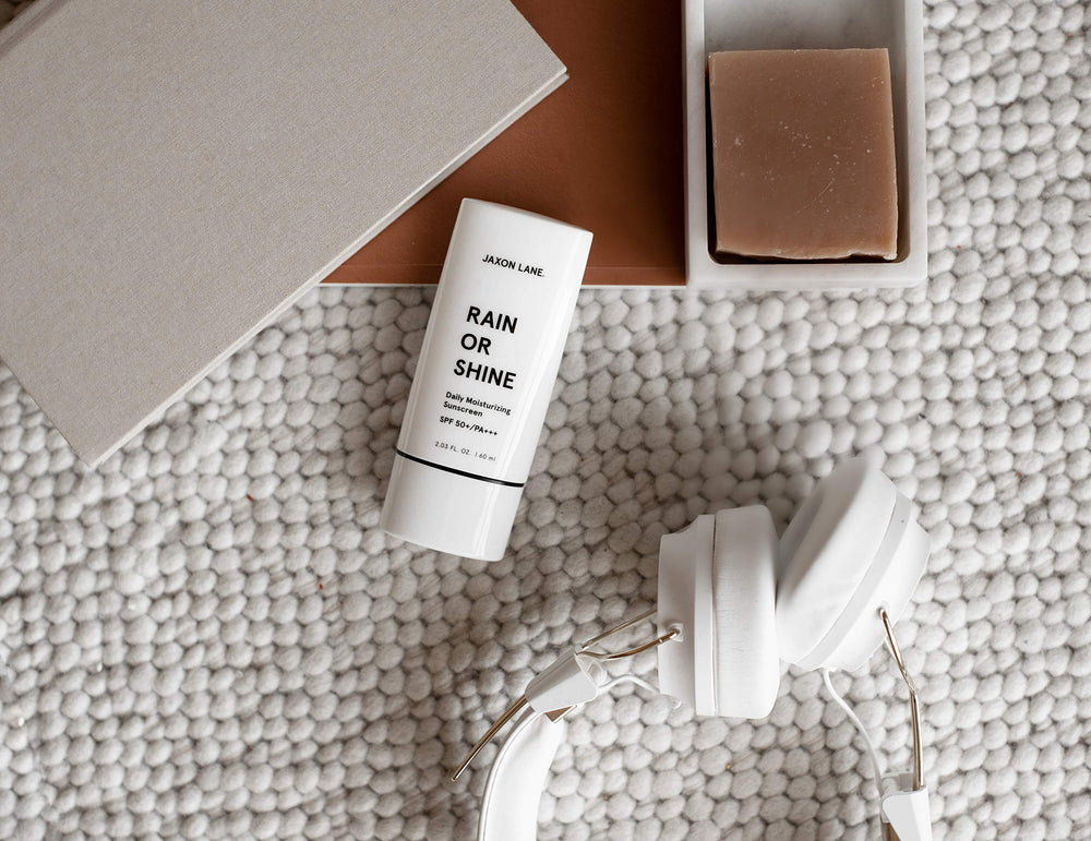JAXON LANE non-greasy sunscreen on skin ideal for oily complexions