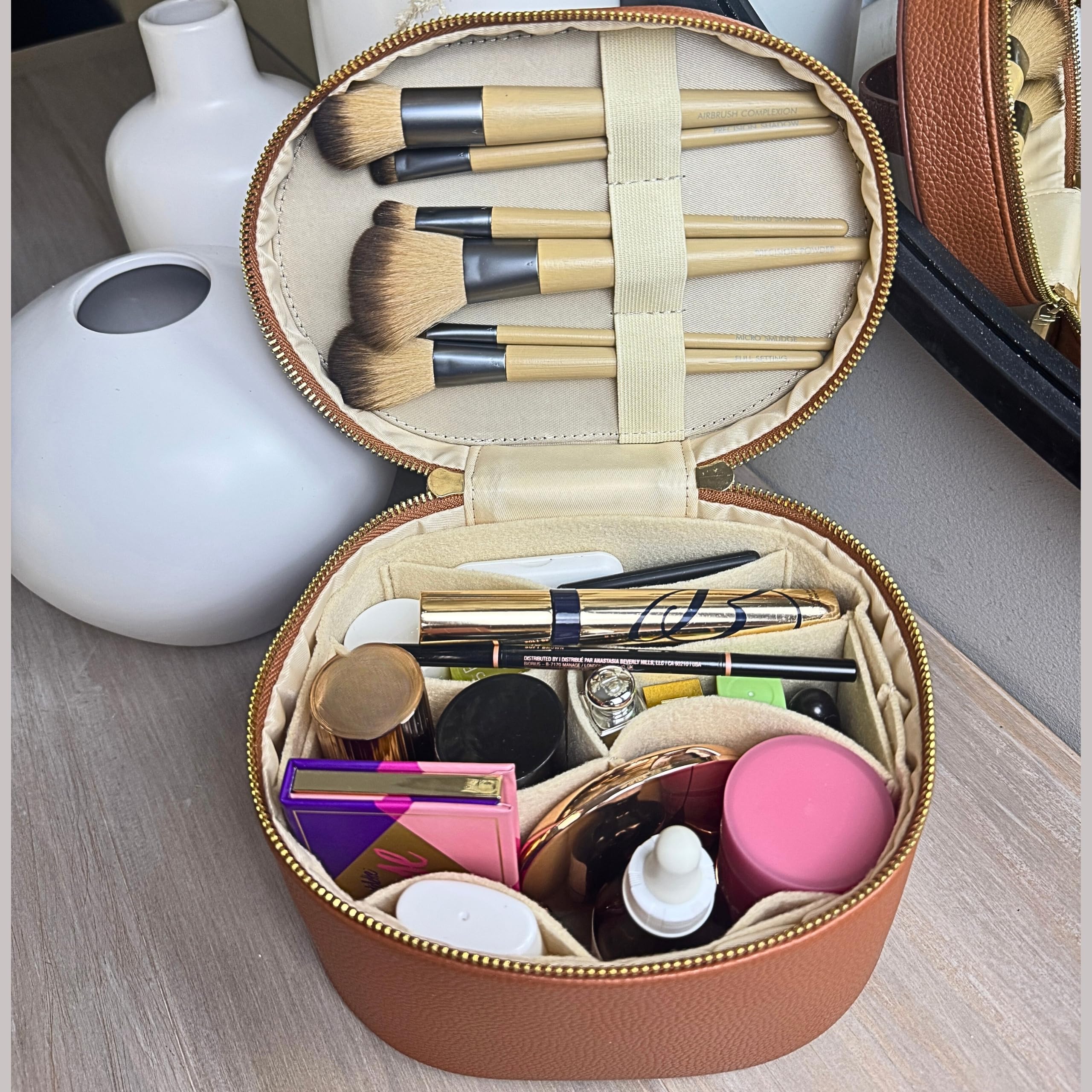 JAZD vanity case top handle for convenient on-the-go carrying