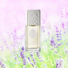 Jessica McClintock eau de parfum note detail close-up hints tropical fruits and florals.