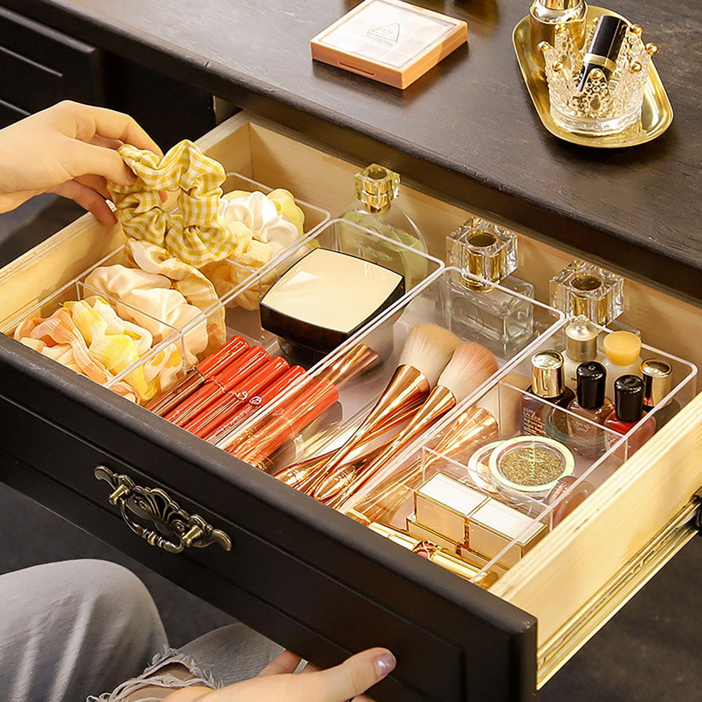 JessLab Acrylic Organizer stores eye shadows, palettes, powders, lipsticks, brushes, and small accessories.