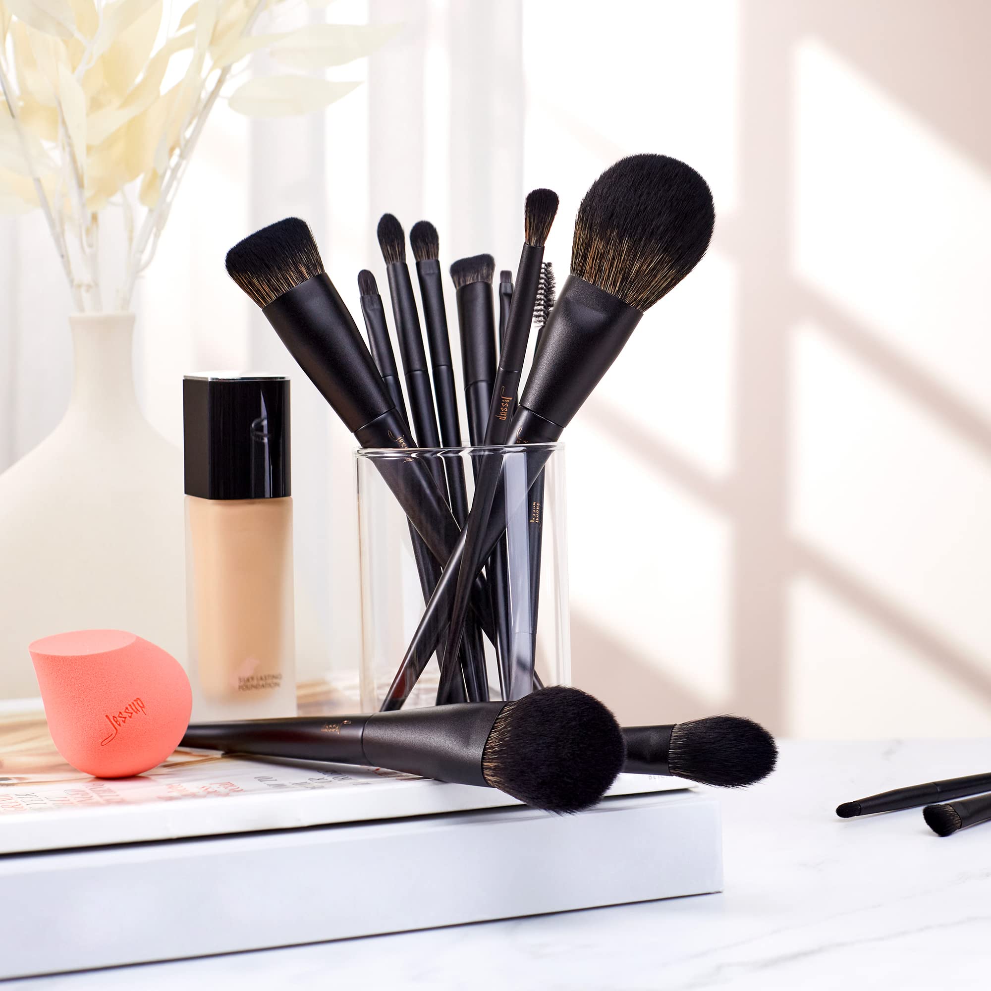 Jessup concealer brush offers targeted coverage for blemishes and redness