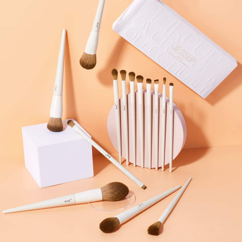 Jessup blending brush creates soft transitions for professional-looking eye makeup.