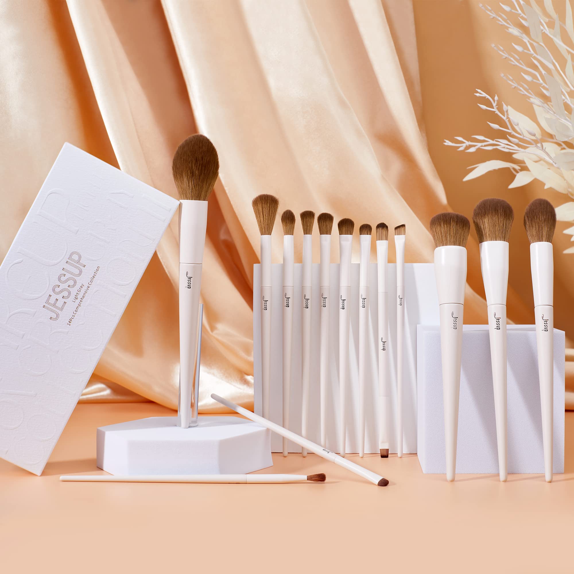 Jessup concealer brush delivers accurate spot coverage for a natural finish.