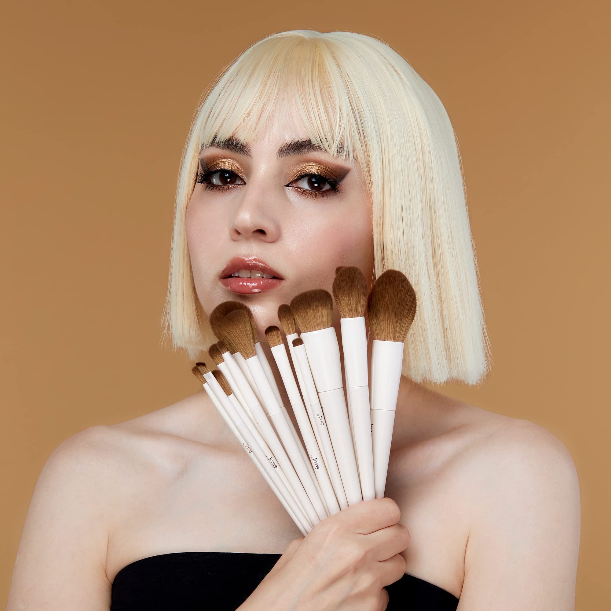 Jessup eyeshadow brush set for precise lid color and smooth blending.