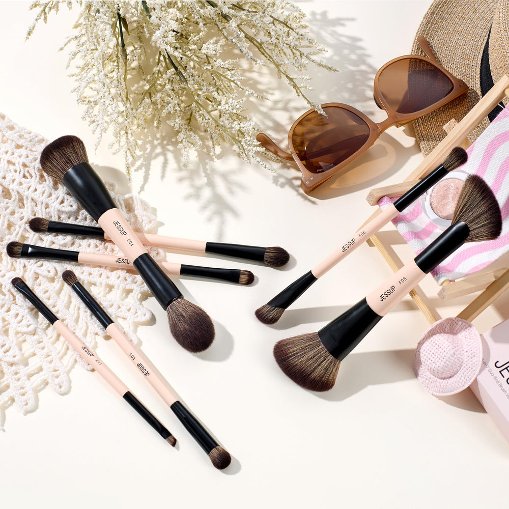 Jessup Peach Dust T600 travel-friendly case supports on-the-go touch-ups