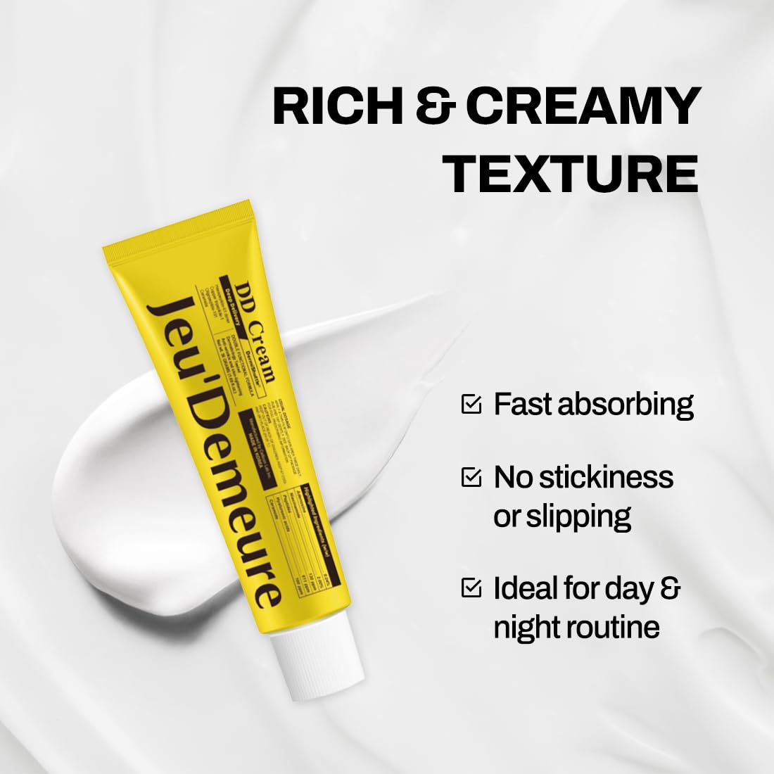 Hand application of JEU'DEMEURE DermiShuttle DD Cream illustrating daily moisture and barrier support.