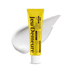 JEU'DEMEURE DermiShuttle DD Cream packaging close-up highlighting premium hydration promise.