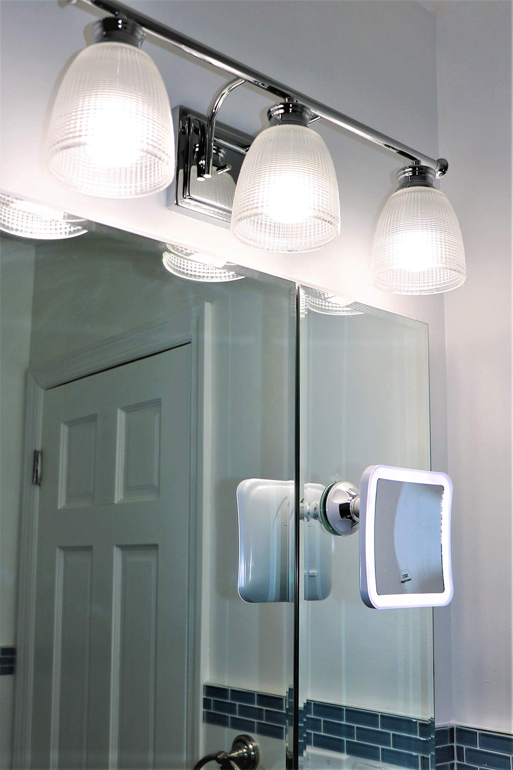 JiBen travel-friendly foldable vanity mirror for on-the-go use.