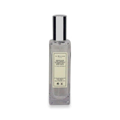Gift-ready Jo Malone Nectarine Blossom & Honey packaging.