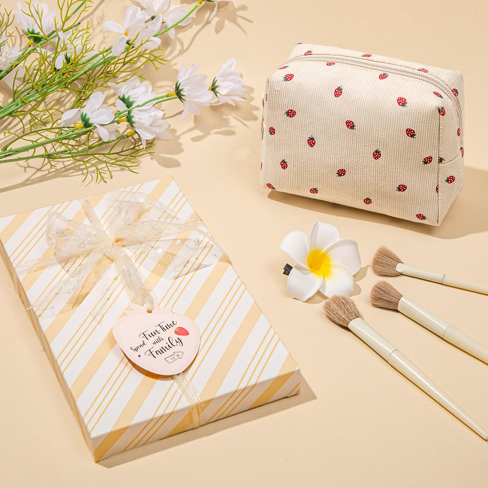 Joyliss bracelets, necklace, earrings—stylish jewelry for gifting.