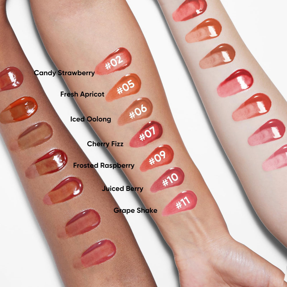JUDYDOLL precision applicator close-up for easy lip contouring