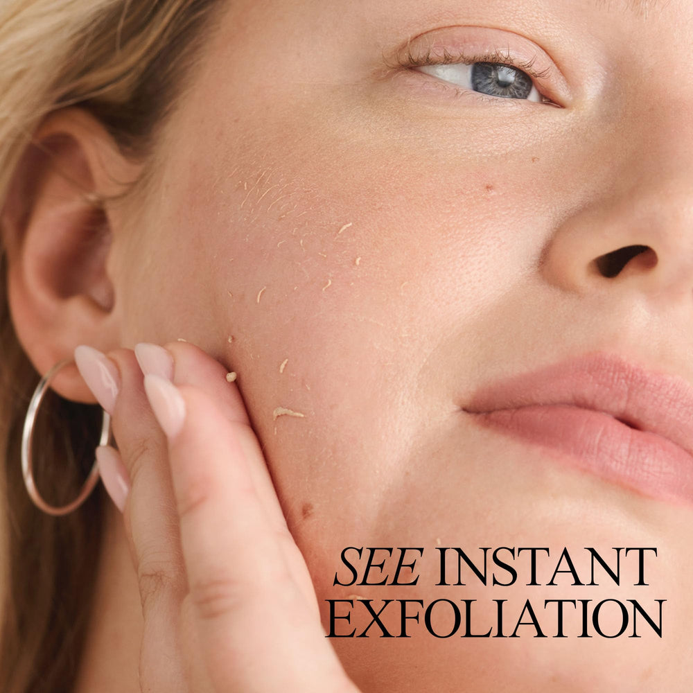 Juice Beauty Stem Cellular Exfoliating Peel Spray mist-on action demonstrates quick use and gentle resurfacing.