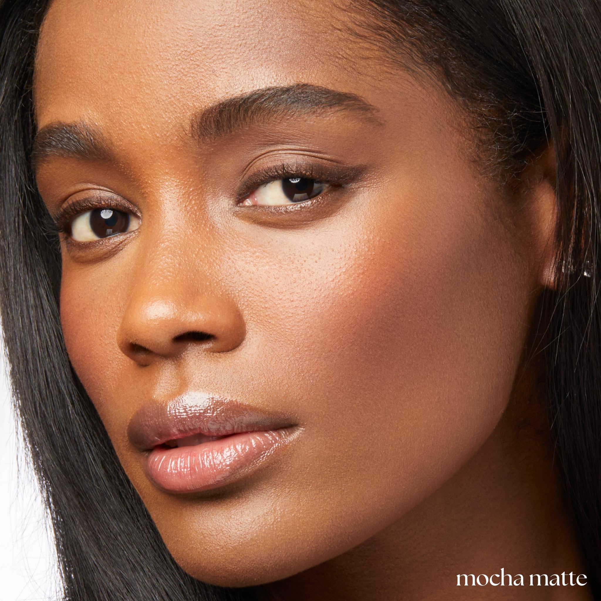 Julep Eyeshadow 101 built-in smudger closeup enables seamless edge blending