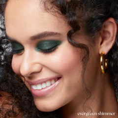 Julep Eyeshadow 101 Evergreen Shimmer built-in smudger enables quick definition without brushes.