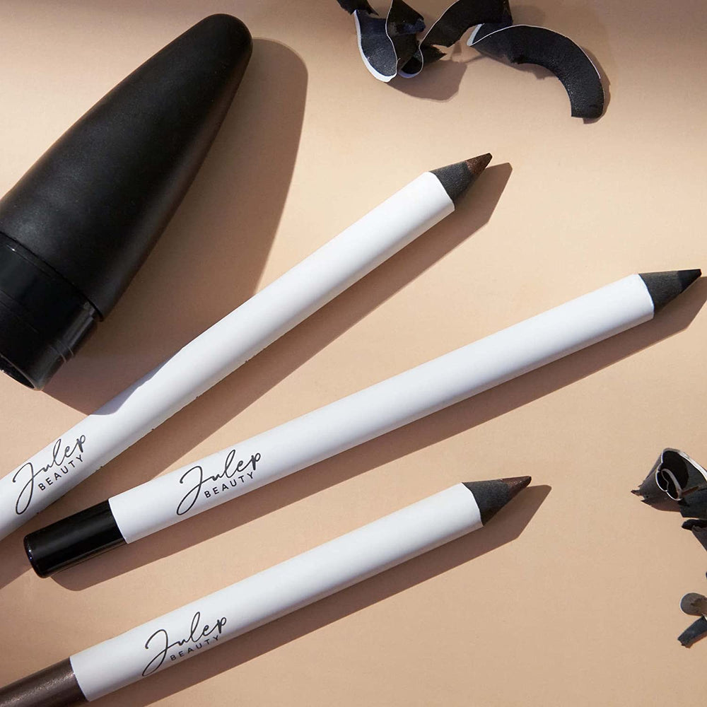 Julep When Pencil Met Gel Regal Teal eye close-up shows precise line control.
