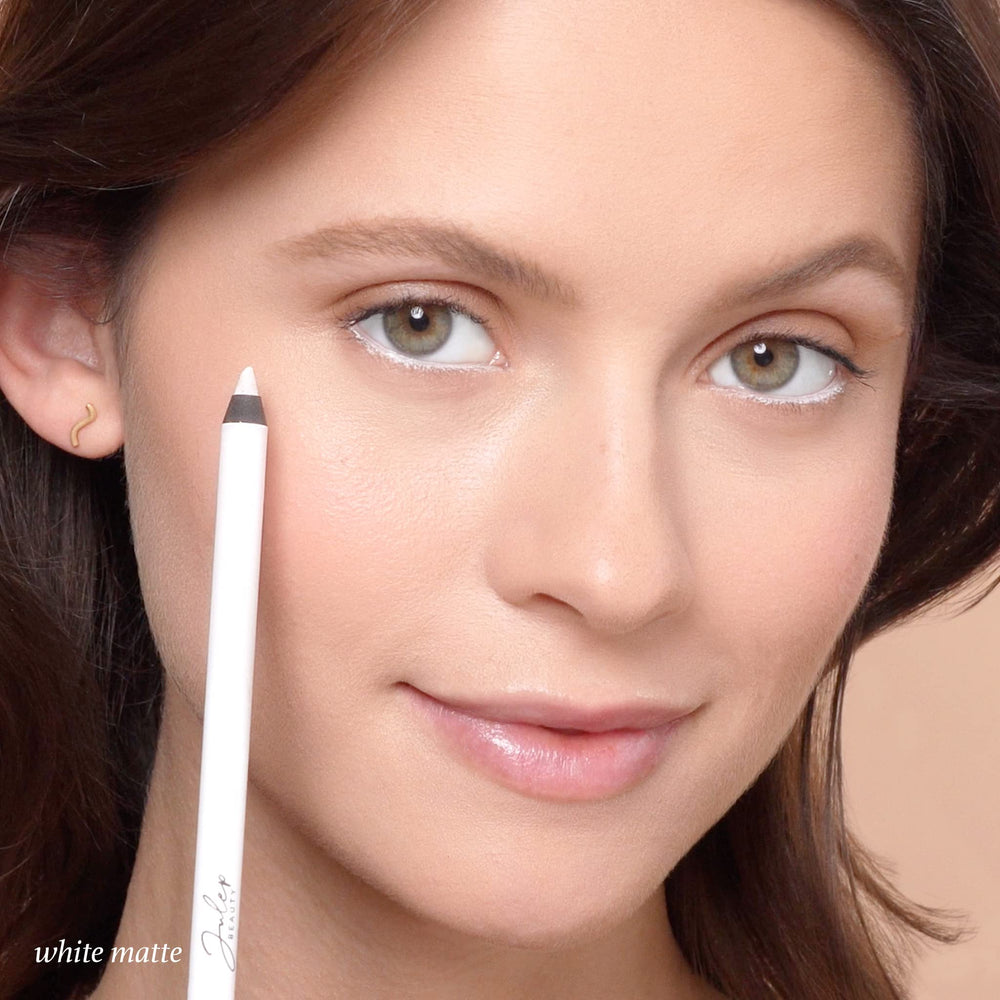 Julep When Pencil Met Gel White Matte formula delivers intense color payoff in one glide.