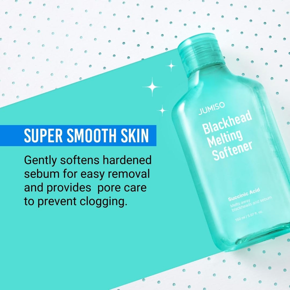 JUMISO Tea Tree Leaf Water clarifying skin during pore care routine
