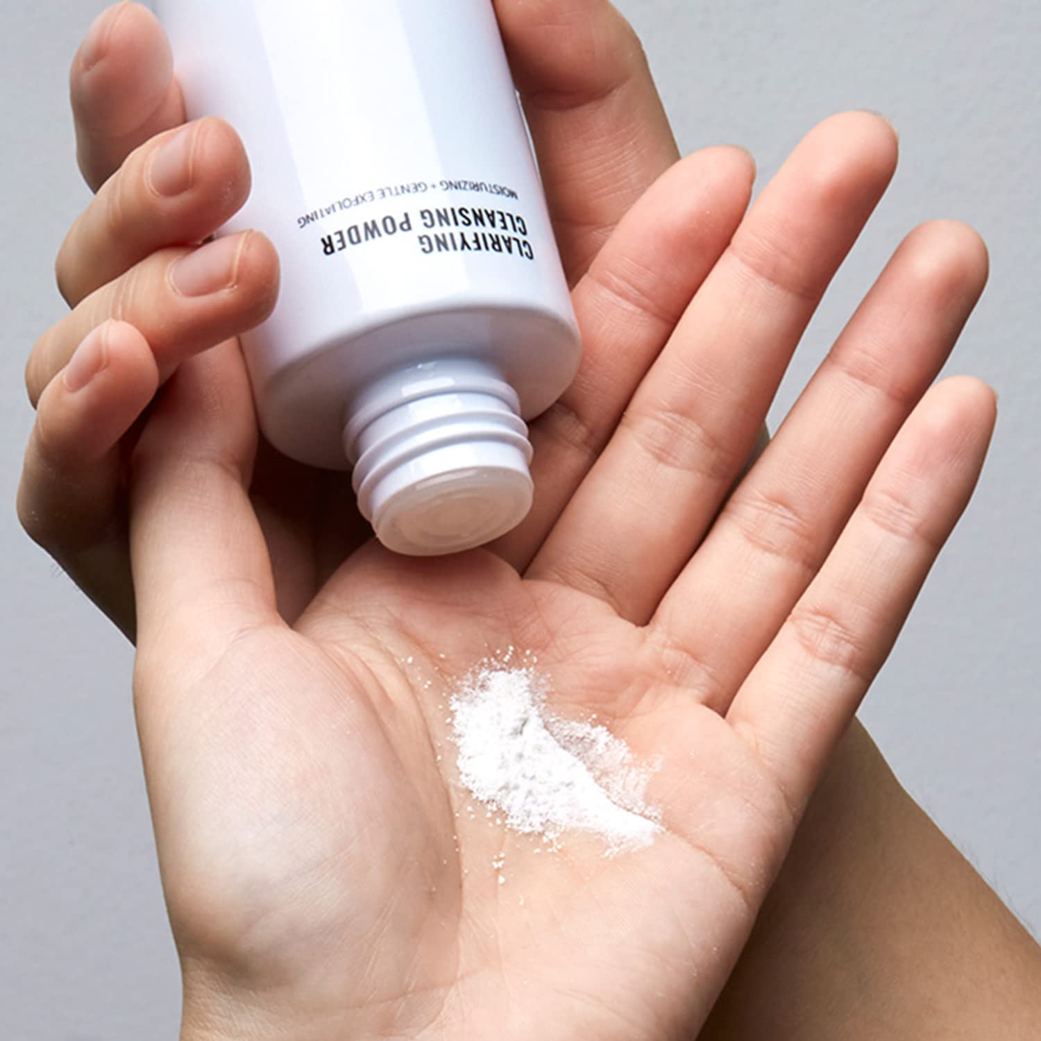 JUNO & Co Exfoliating Face Wash rice lees-extract close-up emphasizes skin-nourishing antioxidants.