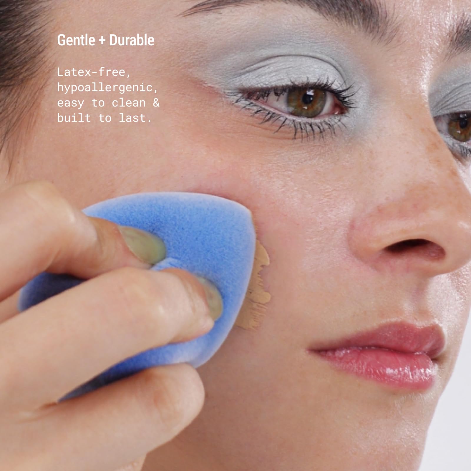 Foundation application with JUNO & Co. sponge achieving even coverage and natural finish.