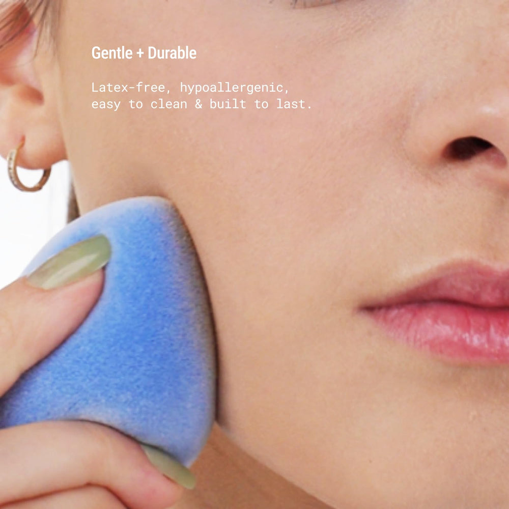 JUNO & Co. microfiber sponge pointed tip for precise contouring.