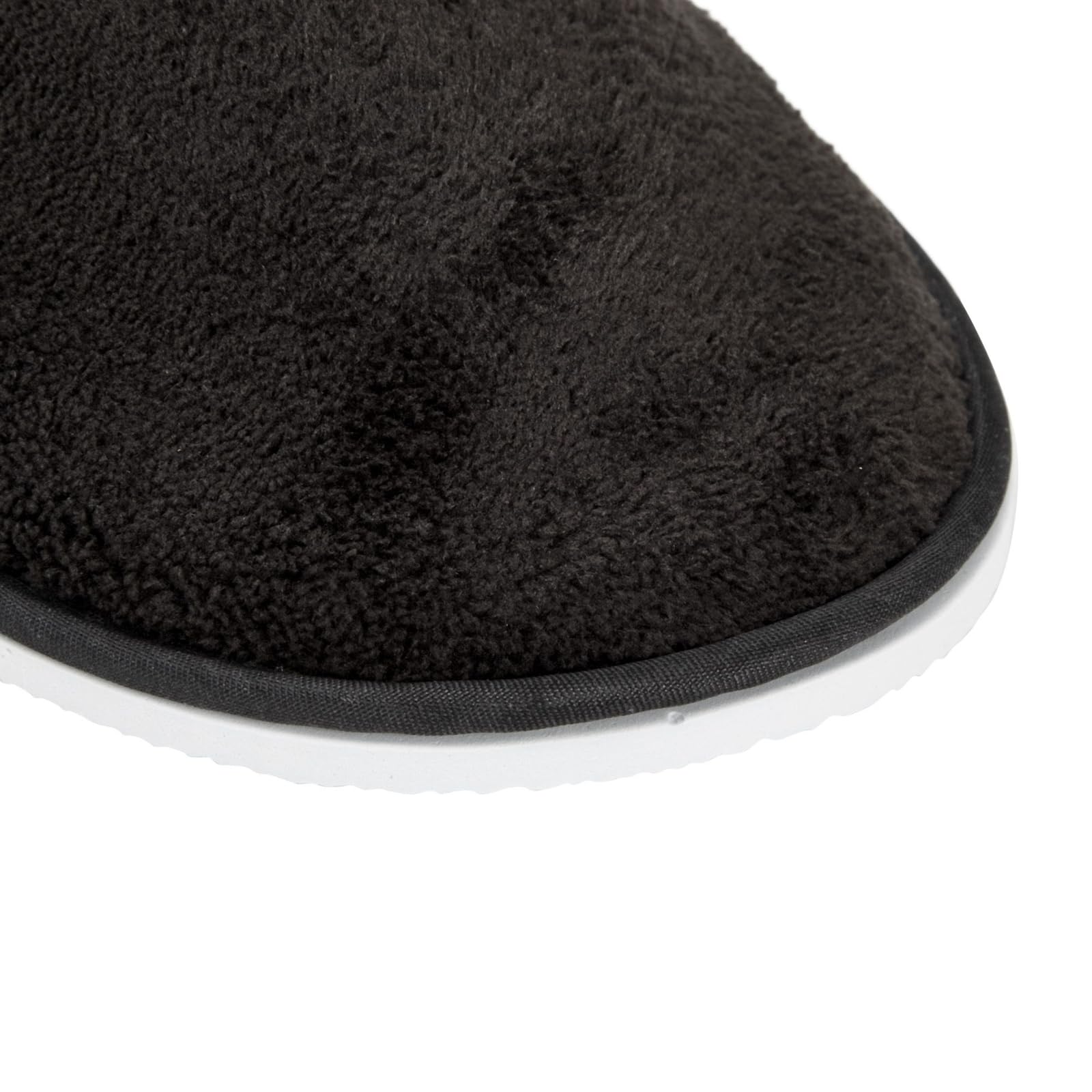 Juvale disposable slippers travel-friendly design highlights portability.
