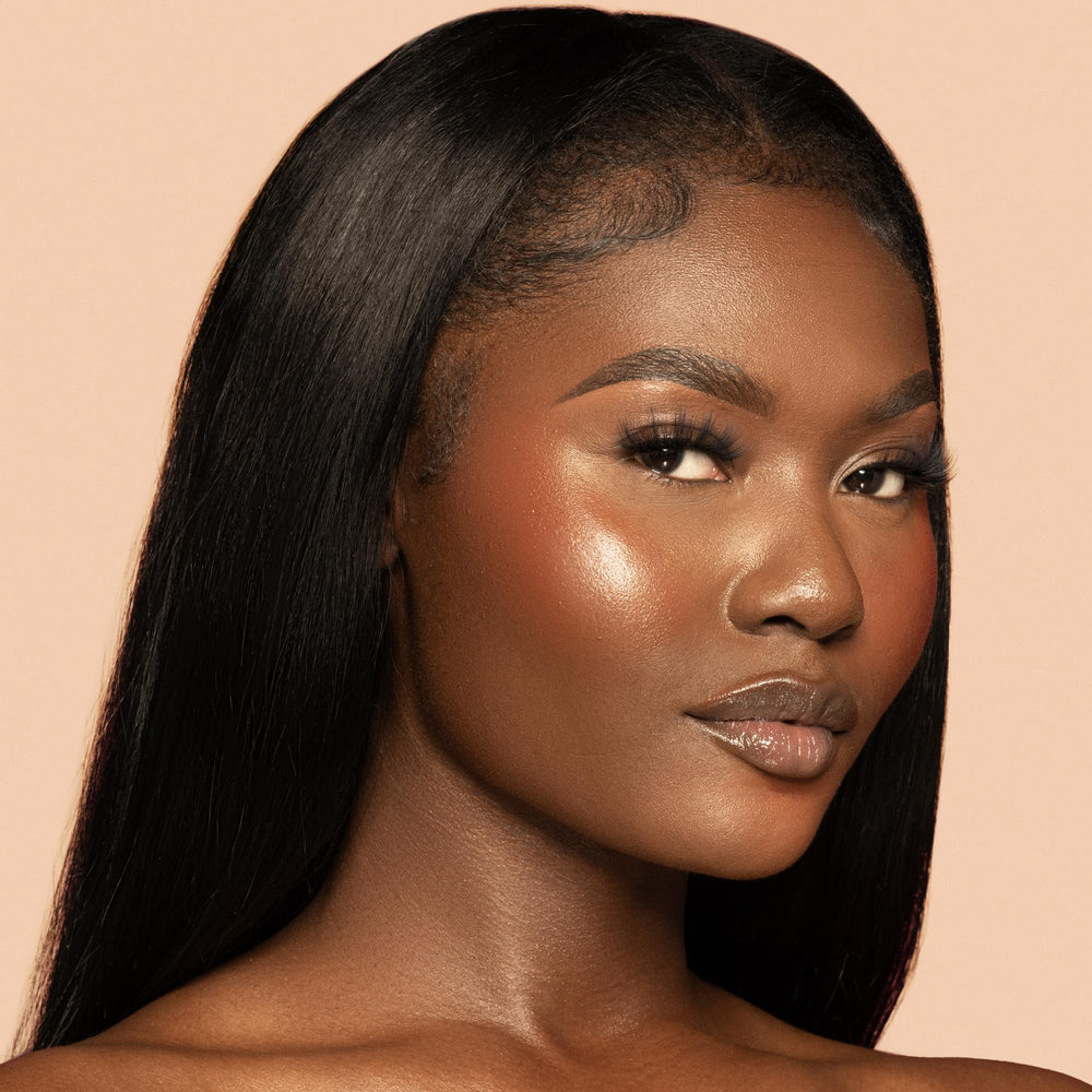 Juvia's Place Bronzed Duo Medium dual shades being applied for bronzing