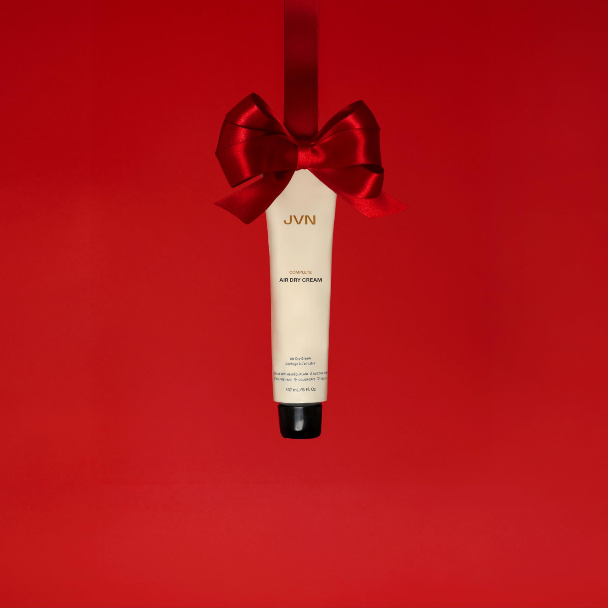 JVN No Heat Cream on natural waves delivers frizz control and definition