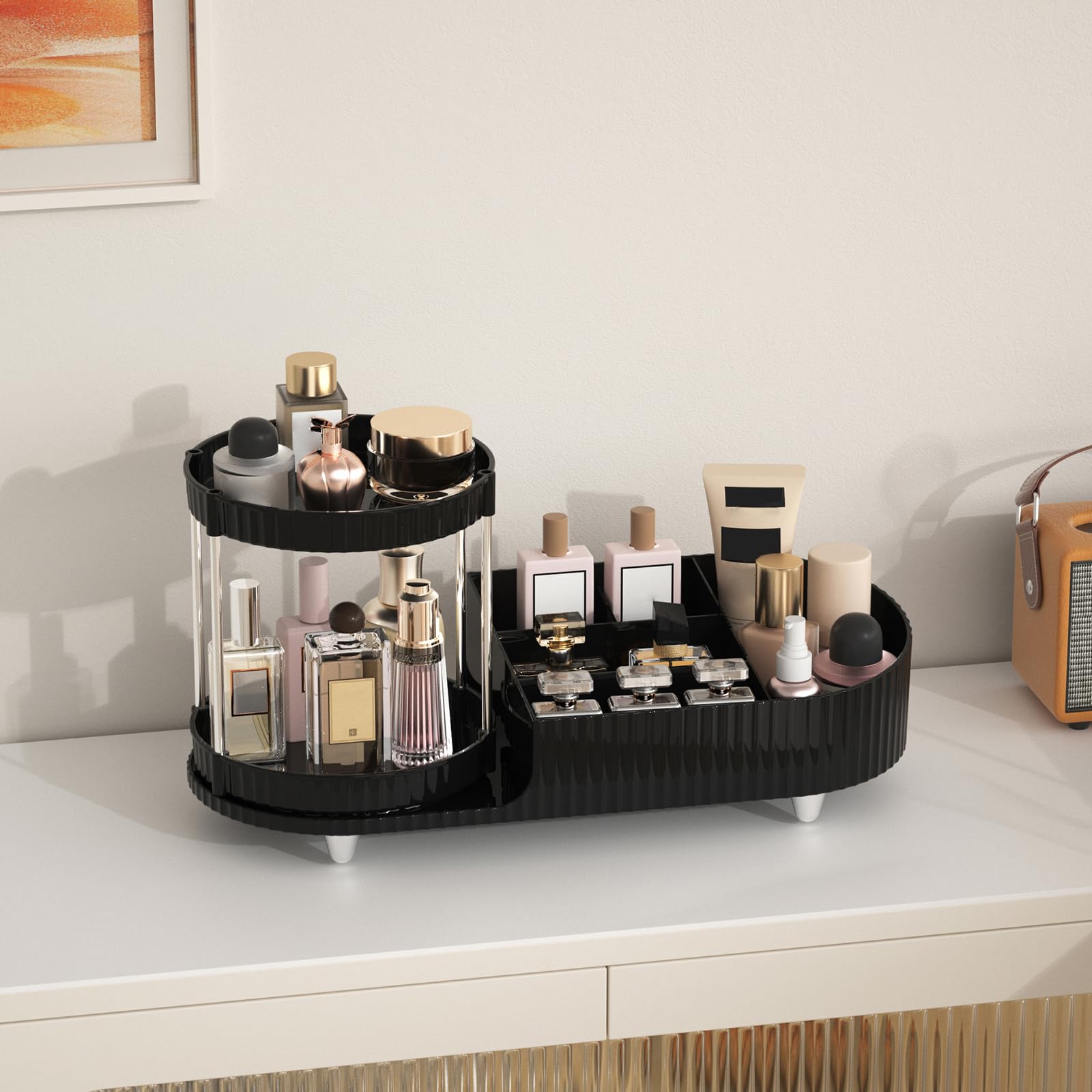 Jywantful brush-holder compartment keeps makeup brushes tidy and ready.