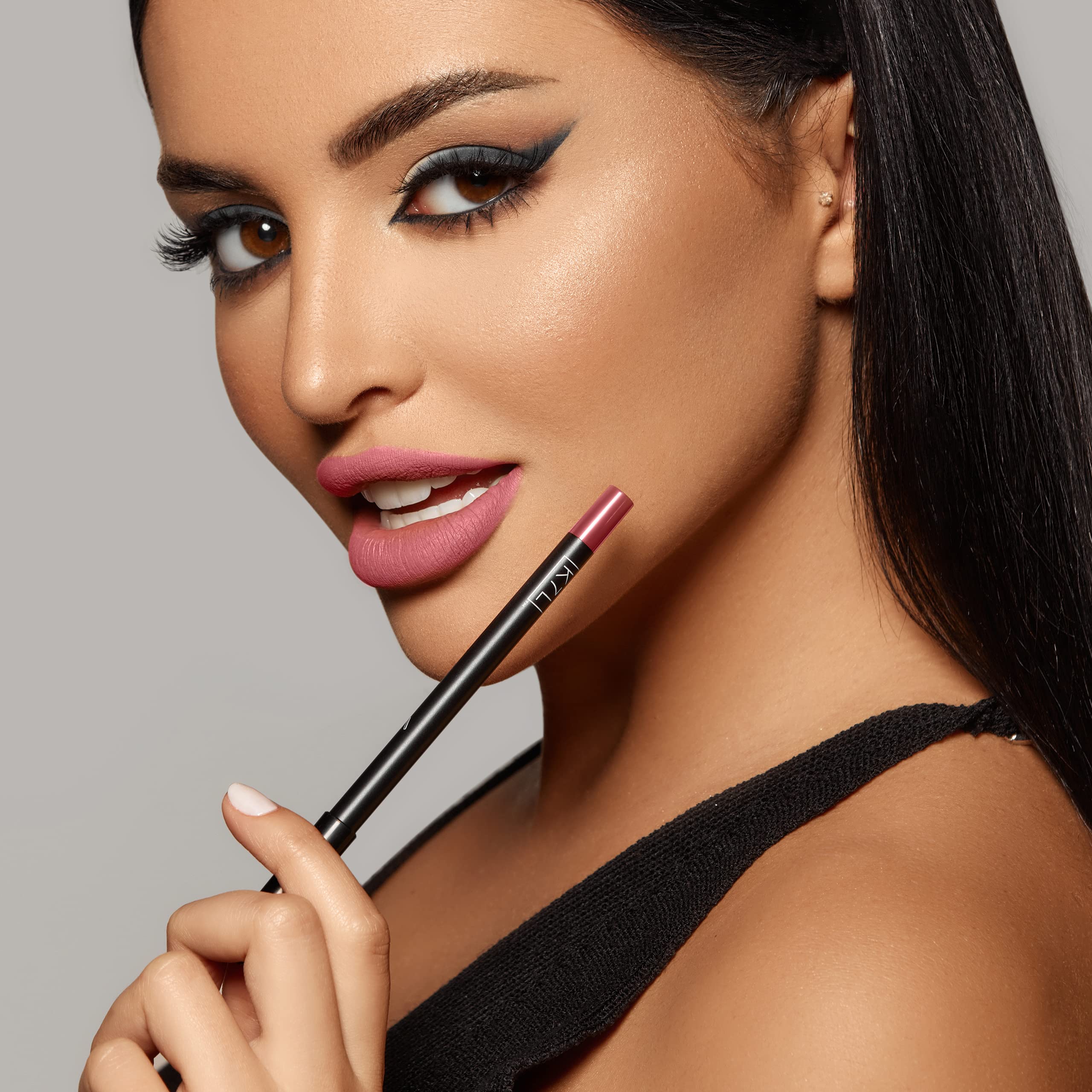 K7L Dark Pink Lipliner sharpener tip demonstrates quick sharpening for clean lines