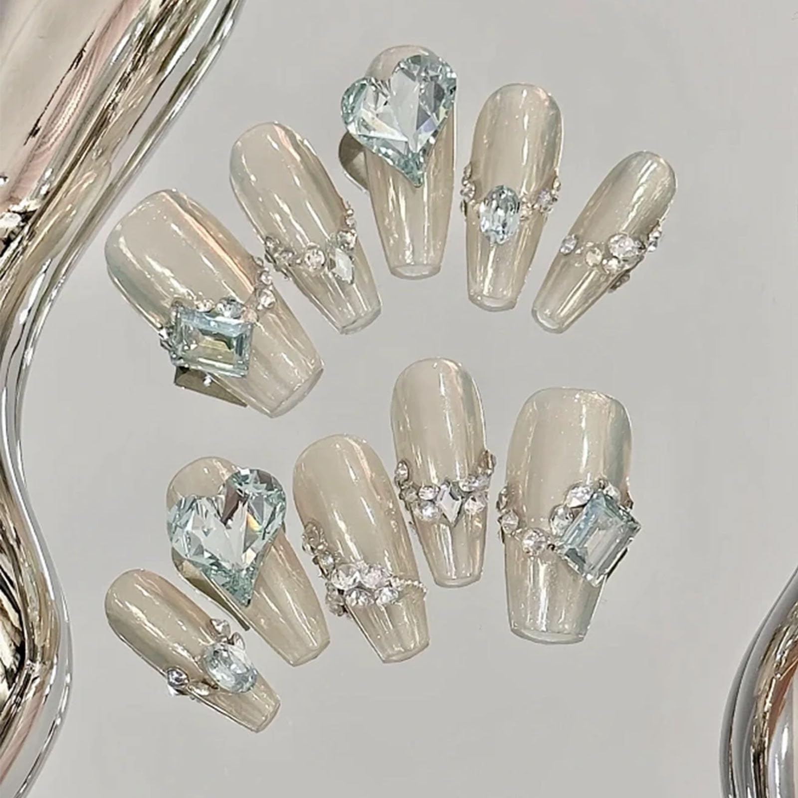 Kaipheiquan wax pen rhinestone picker simplifies placement for quick, clean nail art