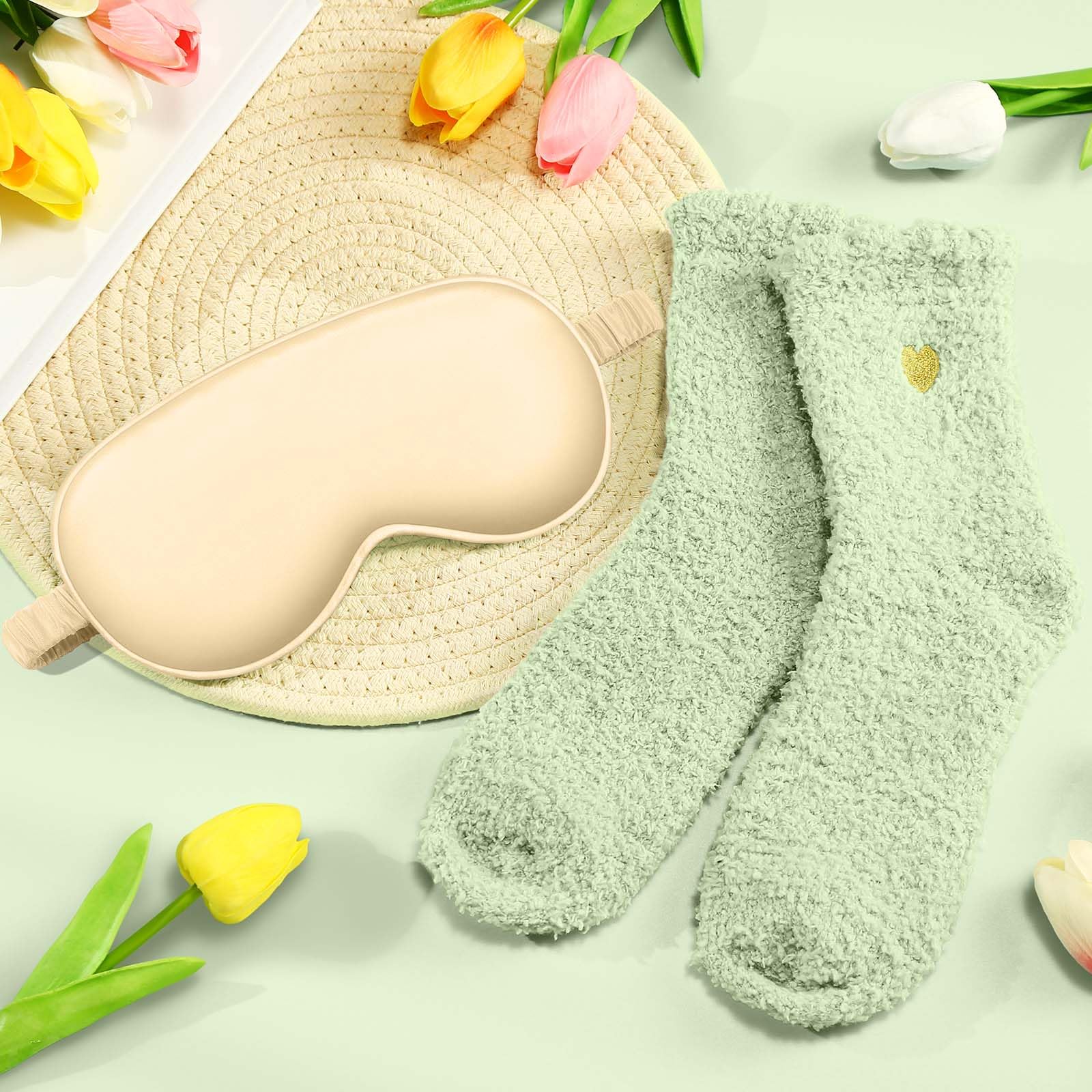 Kalokey silk eye mask supports restful relaxation moments.