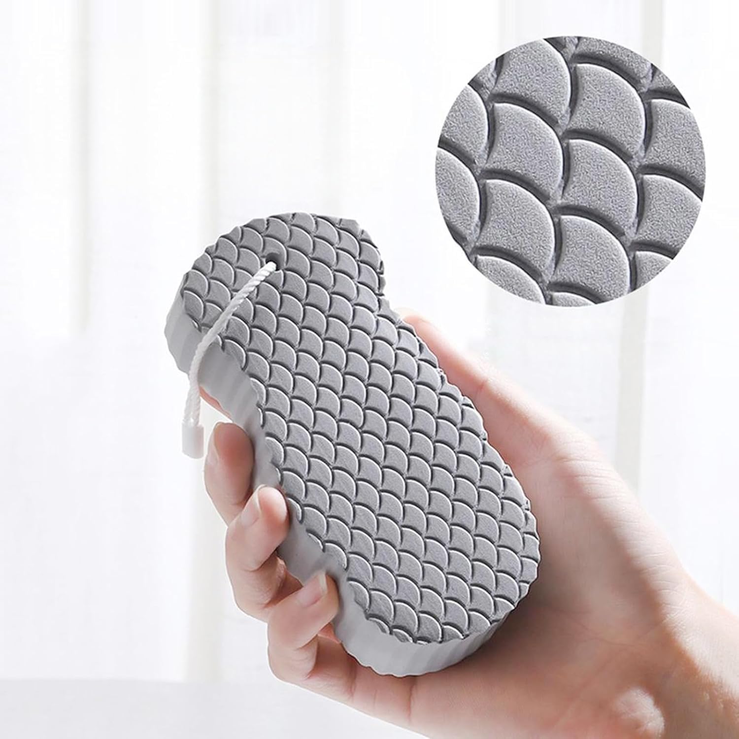 Kaminii 3pcs exfoliating body scrubber hanging lanyard shows convenient drying and storage after use.