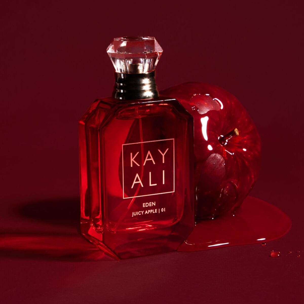 Kayali Eden Juicy Apple top notes highlight a fresh, invigorating daytime fragrance.