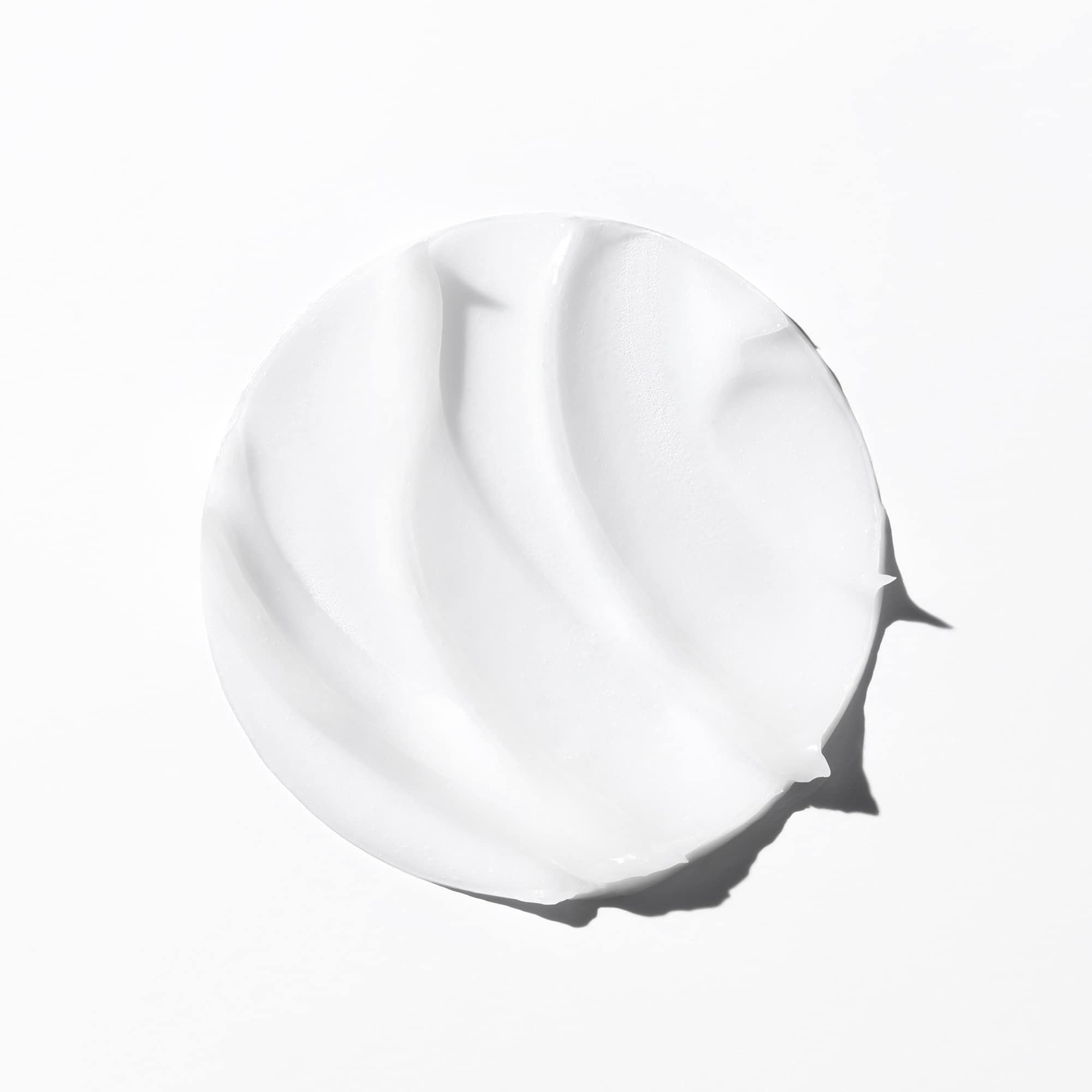 KÉRASTASE Blond Absolu Cicaextreme shine contrast — enhanced light reflection on treated blond hair.