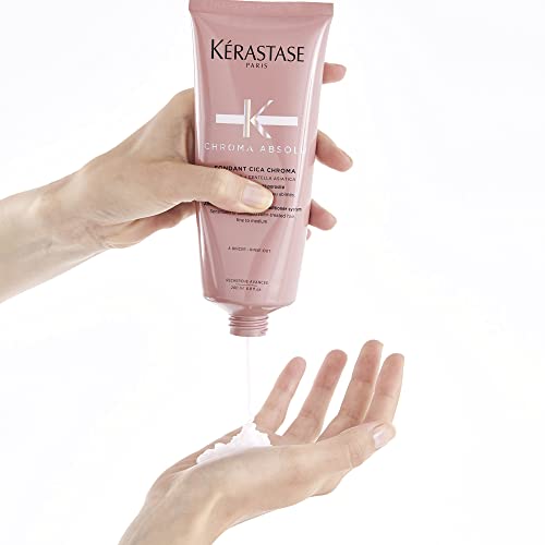 KÉRASTASE Chroma Absolu Cica mid-lengths application demonstrates even distribution.