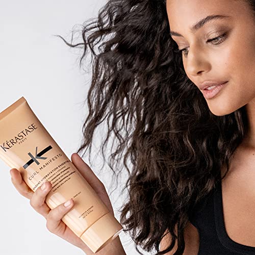 Bottle label close-up highlighting key benefits of Hydratation Essentielle conditioner.